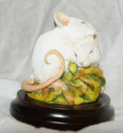 Immagine di PAIR OF MICE ASLEEP - WHITE